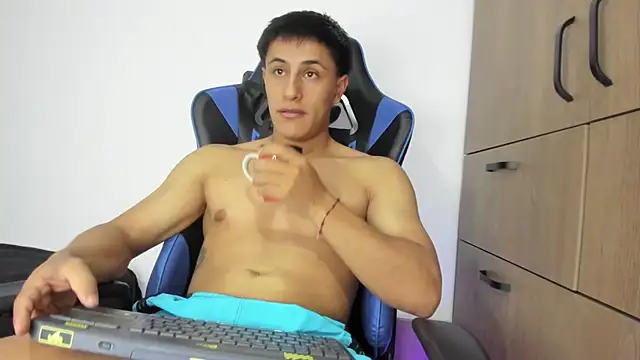 dorman boy online show from November 2025 02:12:04 AM