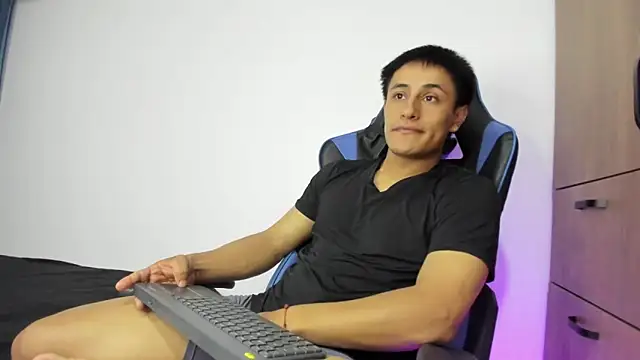 dorman boy online show from November 2025 05:00:02 AM