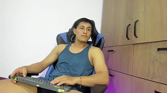 dorman boy online show from December 2025 02:37:02 AM