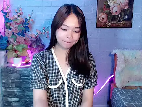 lustfullakim online show from June 2026 04:33:01 PM