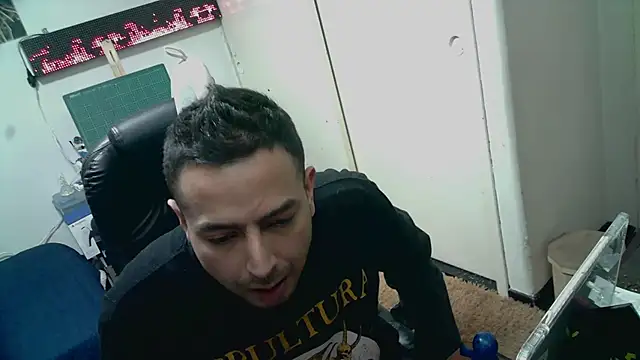 YoungStallionXL online show from February 2026 07:21:02 AM