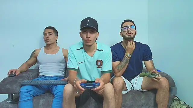 Snapshot of thebadboys05 chatting on November 2025 02:26:01 AM thebadboys05 online show from November 2025 02:26:01 AM