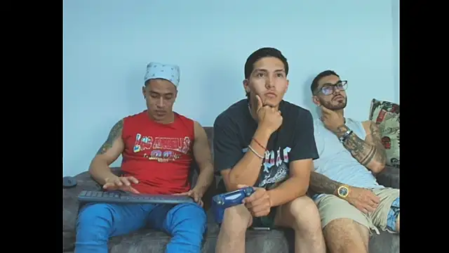 Snapshot of thebadboys05 chatting on November 2025 12:05:02 AM thebadboys05 online show from November 2025 12:05:02 AM