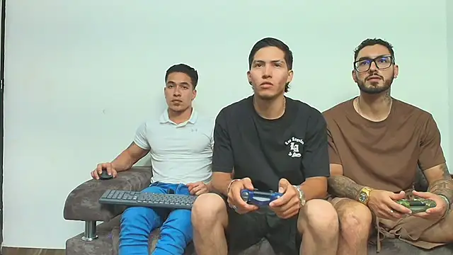 Snapshot of thebadboys05 chatting on December 2025 02:56:01 AM thebadboys05 online show from December 2025 02:56:01 AM