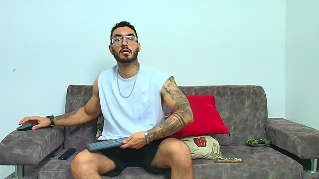 Snapshot of thebadboys05 chatting on June 2026 06:08:02 AM thebadboys05 online show from June 2026 06:08:02 AM