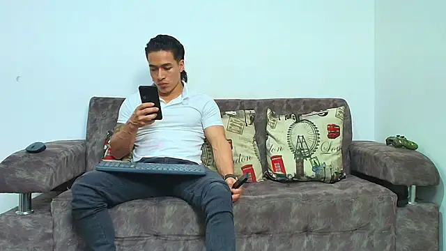 thebadboys05 online show from April 2026 06:05:01 AM