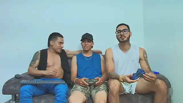 Snapshot of thebadboys05 chatting on November 2025 01:09:02 AM thebadboys05 online show from November 2025 01:09:02 AM