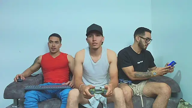 Snapshot of thebadboys05 chatting on November 2025 12:25:01 AM thebadboys05 online show from November 2025 12:25:01 AM