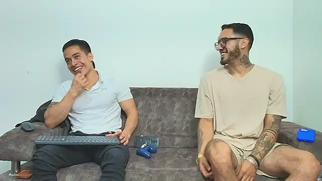 Snapshot of thebadboys05 chatting on November 2025 02:10:01 AM thebadboys05 online show from November 2025 02:10:01 AM