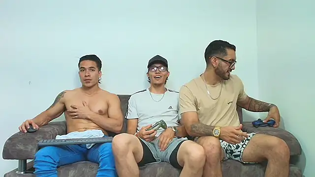 Snapshot of thebadboys05 chatting on January 2026 03:13:01 AM thebadboys05 online show from January 2026 03:13:01 AM