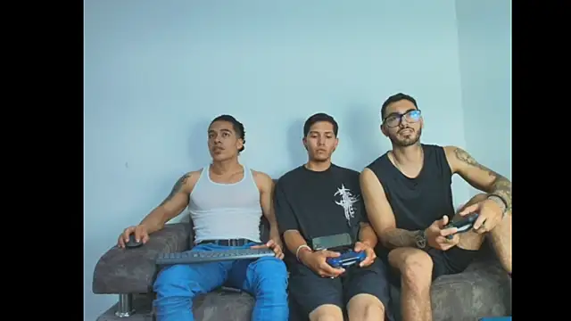 Snapshot of thebadboys05 chatting on November 2025 01:54:01 AM thebadboys05 online show from November 2025 01:54:01 AM