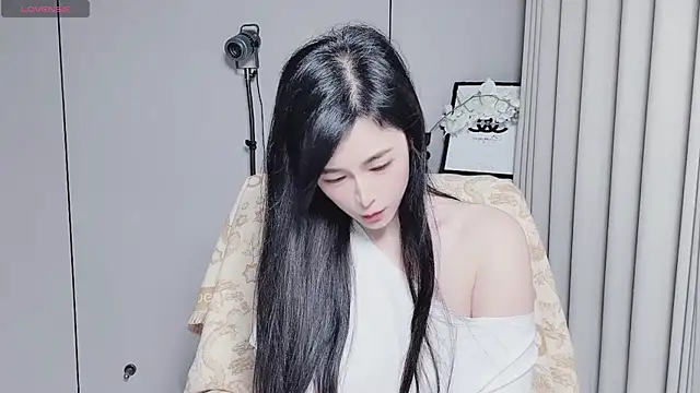 YunShan-33 online show from November 2025 03:06:02 AM