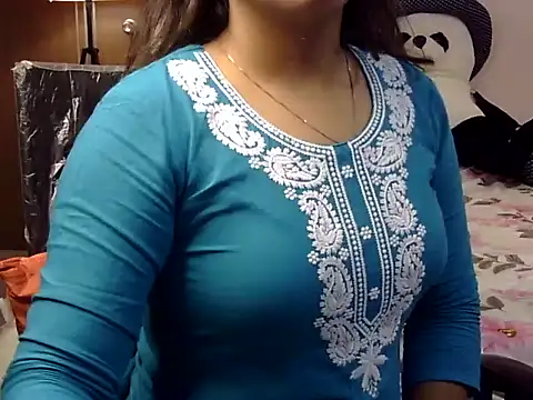 Snapshot of shakshi_89 chatting on November 2025 10:42:02 AM shakshi 89 online show from November 2025 10:42:02 AM