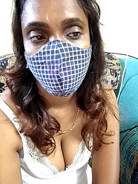 Queen-dhivya online show from December 2025 03:49:02 AM