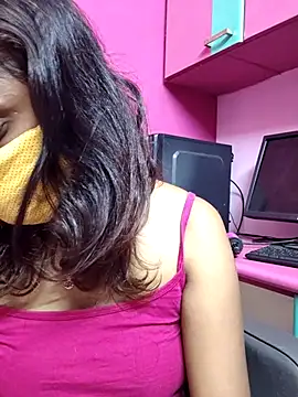 Queen-dhivya online show from March 2026 06:20:02 PM