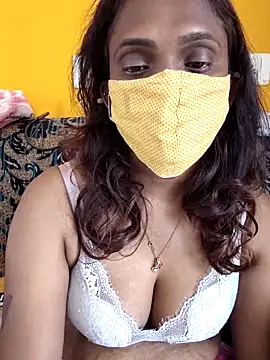 Queen-dhivya online show from April 2026 05:21:02 AM