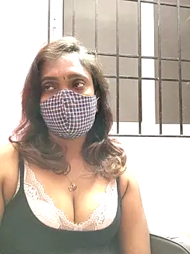 Queen-dhivya online show from February 2026 04:58:02 PM