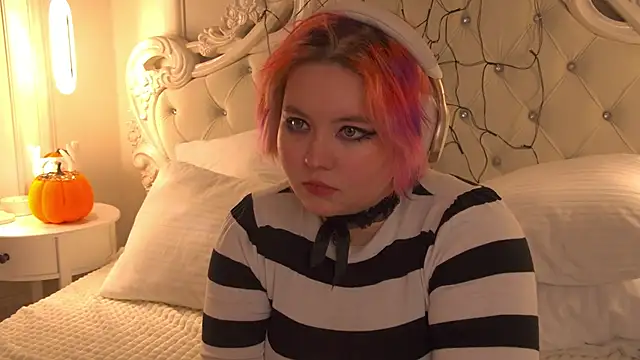 Snapshot of JennyBloom chatting on November 2025 11:14:02 AM JennyBloom online show from November 2025 11:14:02 AM