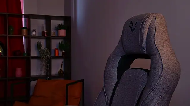 ElinVale online show from April 2026 08:49:01 AM