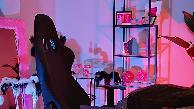 ElinVale online show from March 2026 02:54:02 PM