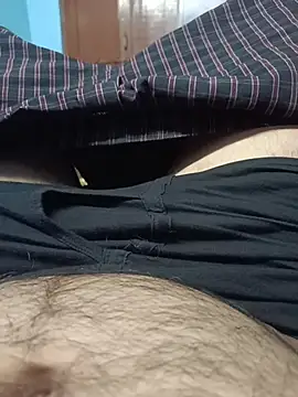 bearslove143 online show from March 2026 04:52:01 PM