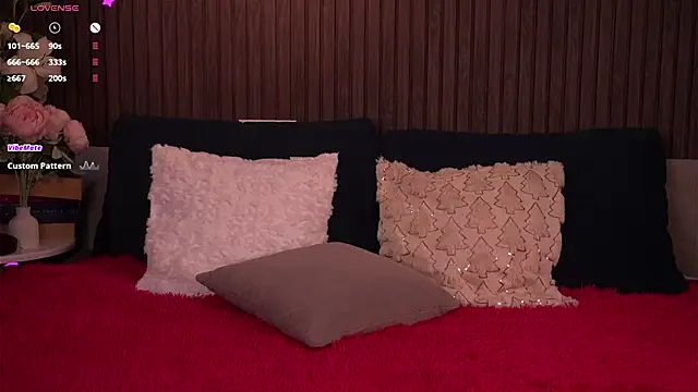 foxyriss online show from December 2025 06:06:01 AM