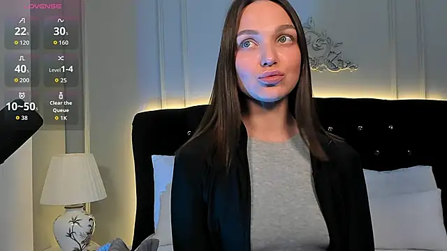 Snapshot of Vivian_Vance chatting on November 2025 06:22:02 PM Vivian Vance online show from November 2025 06:22:02 PM