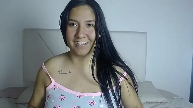 Snapshot of Maddifox_ chatting on November 2025 09:40:02 PM Maddifox online show from November 2025 09:40:02 PM