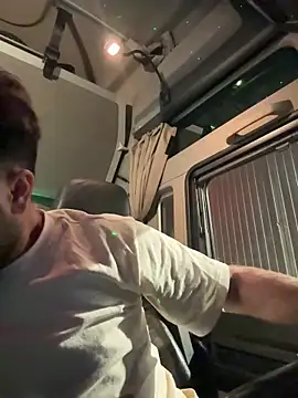 Snapshot of JanSy0 chatting on December 2025 04:34:02 PM JanSy0 online show from December 2025 04:34:02 PM