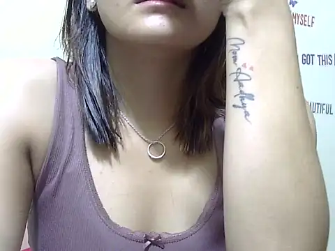 maira 33 online show from April 2026 01:51:01 PM