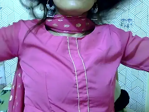 Snapshot of maira_33 chatting on January 2026 03:08:01 PM maira 33 online show from January 2026 03:08:01 PM