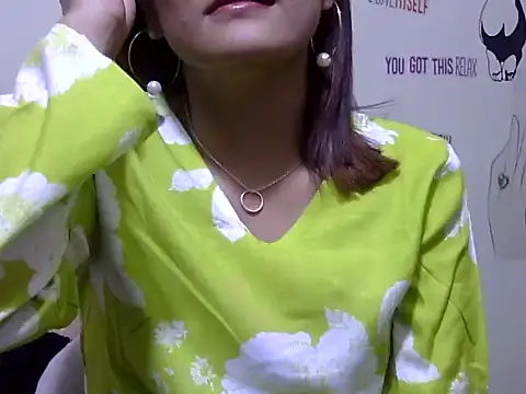 maira 33 online show from March 2026 03:13:01 PM