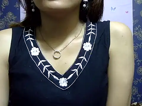 maira 33 online show from February 2026 01:17:01 AM