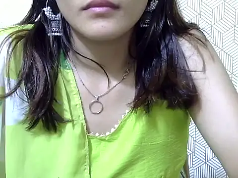 Snapshot of maira_33 chatting on November 2025 01:12:02 PM maira 33 online show from November 2025 01:12:02 PM