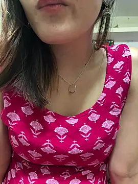 maira 33 online show from July 2026 07:38:02 PM