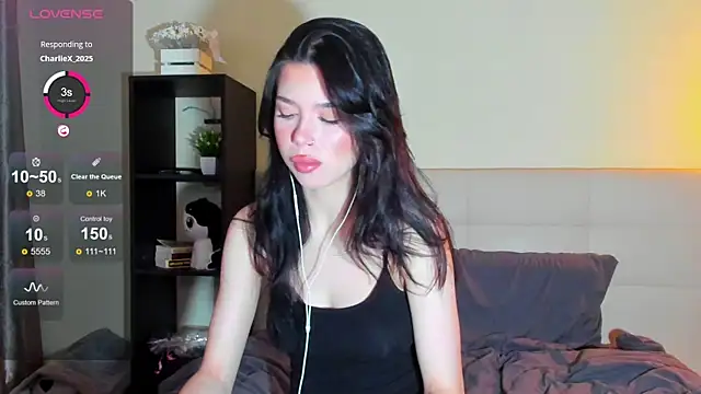 Snapshot of Tune_Godnesss chatting on July 2026 01:23:02 AM Tune Godnesss online show from July 2026 01:23:02 AM