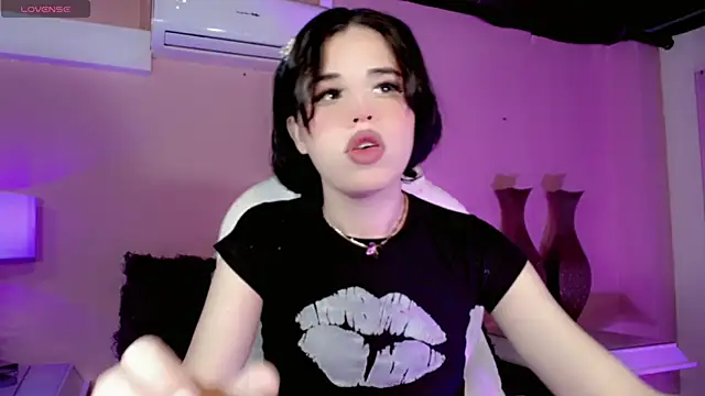 ClaudiaSophia online show from November 2025 11:35:02 AM