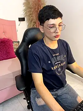 Snapshot of LiamHeat_ chatting on November 2025 05:44:01 AM LiamHeat online show from November 2025 05:44:01 AM