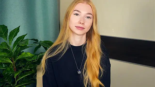 Snapshot of TariHedrix chatting on November 2025 07:57:01 AM TariHedrix online show from November 2025 07:57:01 AM