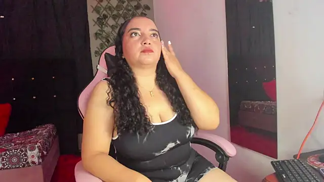 Miia wilson online show from November 2025 01:04:01 PM