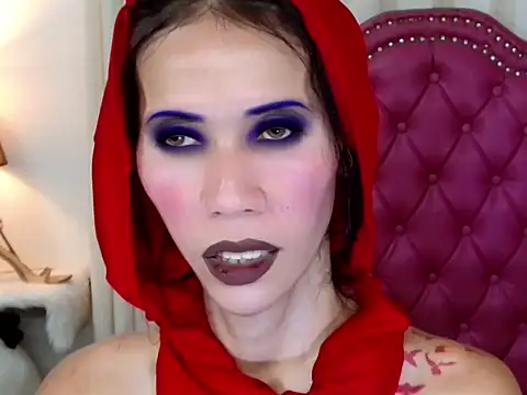 bellaUtops online show from November 2025 07:58:01 PM