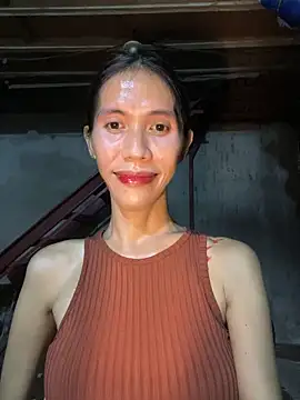 bellaUtops online show from April 2026 07:51:01 PM