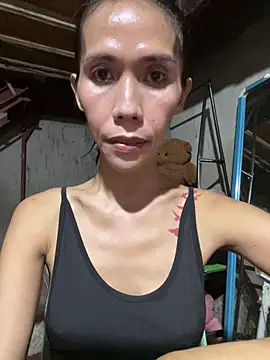 Snapshot of bellaUtops chatting on February 2026 06:52:02 PM bellaUtops online show from February 2026 06:52:02 PM