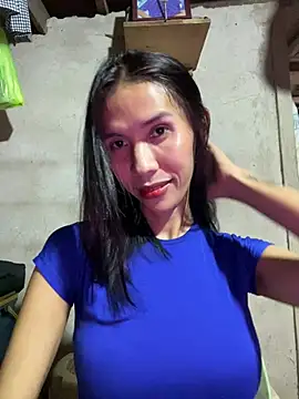 Snapshot of bellaUtops chatting on February 2026 05:34:02 PM bellaUtops online show from February 2026 05:34:02 PM