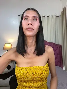 Snapshot of bellaUtops chatting on February 2026 10:33:01 AM bellaUtops online show from February 2026 10:33:01 AM