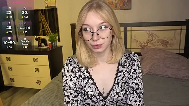 Snapshot of ShanelTunon chatting on November 2025 08:02:02 PM ShanelTunon online show from November 2025 08:02:02 PM