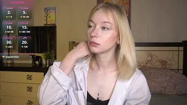 Snapshot of ShanelTunon chatting on November 2025 08:13:01 PM ShanelTunon online show from November 2025 08:13:01 PM