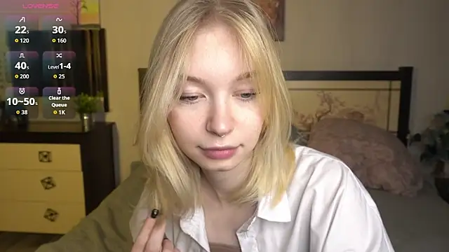 Snapshot of ShanelTunon chatting on November 2025 08:13:02 PM ShanelTunon online show from November 2025 08:13:02 PM