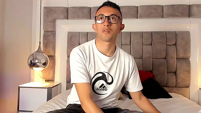 Snapshot of Addam_Hunter chatting on November 2025 01:11:02 AM Addam Hunter online show from November 2025 01:11:02 AM