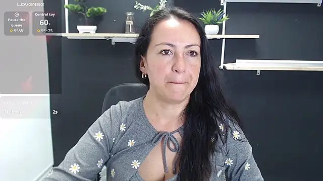 Snapshot of Lauryn_Jones chatting on June 2026 07:29:02 PM Lauryn Jones online show from June 2026 07:29:02 PM